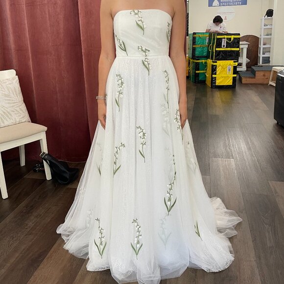 Sachin & Babi Anais Gown - White/Embroidered Floral